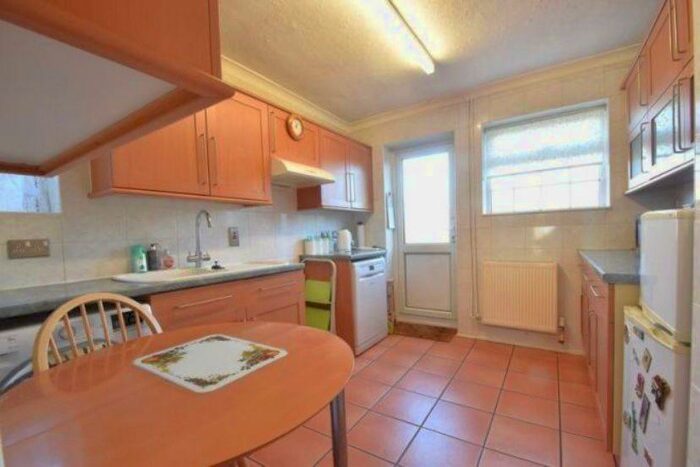 3 Bedroom End Of Terrace House To Rent In Stopsley, Luton, Bedfordshire, LU2