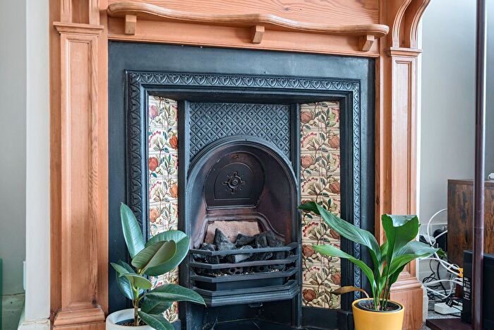 3 Bedroom End Of Terrace House For Sale In Glanville Road, Bromley, Kent, BR2