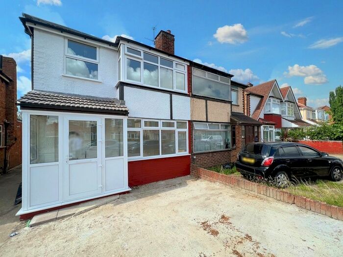 3 Bedroom Semi-Detached House To Rent In North Hyde Road, Hayes, UB3