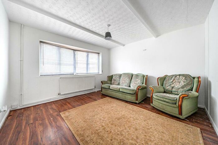 3 Bedroom End Of Terrace House For Sale In Banbury, Oxfordshire, OX16