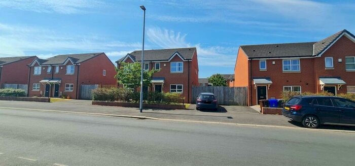 2 Bedroom Semi-Detached House To Rent In Darley Avenue Manchester, M21