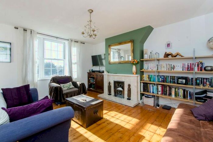 3 Bedroom Flat To Rent In Grand Drive, Raynes Park, London, SW20