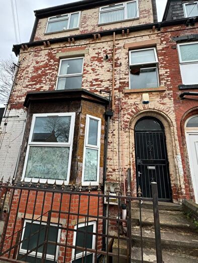 5 Bedroom Terraced House To Rent In Ebberston Terrace, Hyde Park, Leeds, LS6