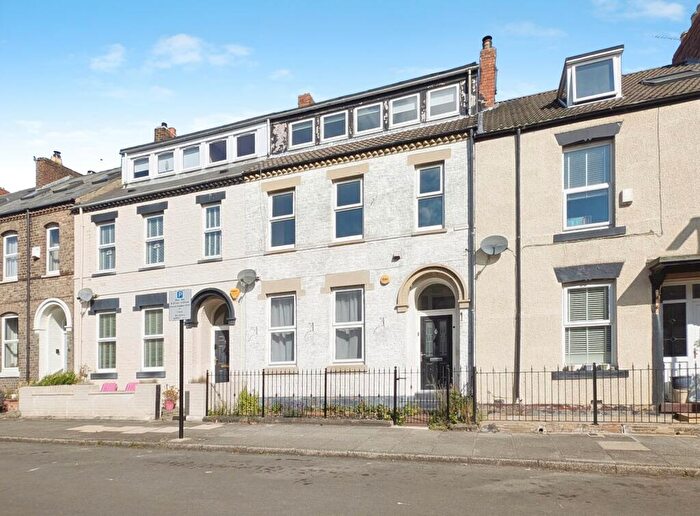 3 Bedroom Flat For Sale In Beaumont Street, North Shields, Tyne And Wear, NE29