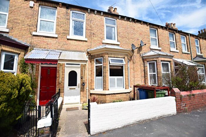 3 Bedroom Terraced House For Sale In Gordon Street, Scarborough, YO12