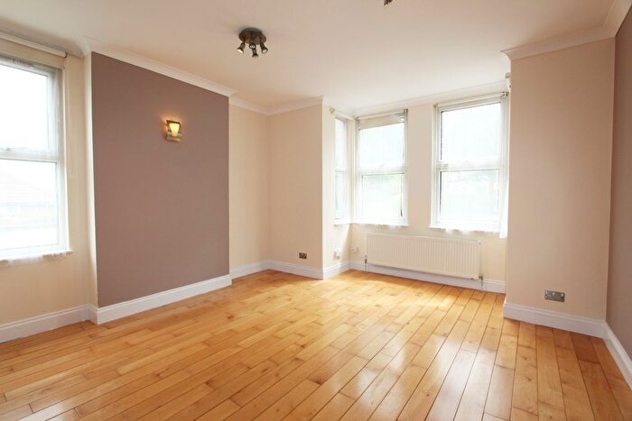 1 Bedroom Flat To Rent In Graham Road, London, NW4