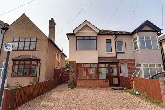 3 Bedroom Semi Detached House For Sale In Highfield, Southampton, SO17