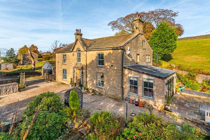 7 Bedroom Detached House For Sale In Stream Head, Thornton, Bradford, West Yorkshire, BD13