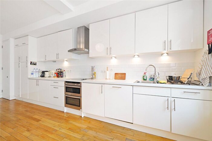 2 Bedroom Flat To Rent In Praed Street, Paddington, London, W2