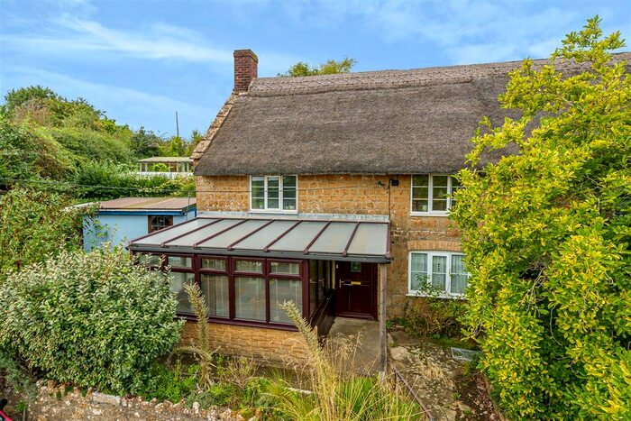 3 Bedroom Semi-Detached House For Sale In Townsend, Ilminster, TA19