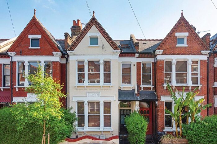 2 Bedroom Flat For Sale In Beechdale Road, SW2