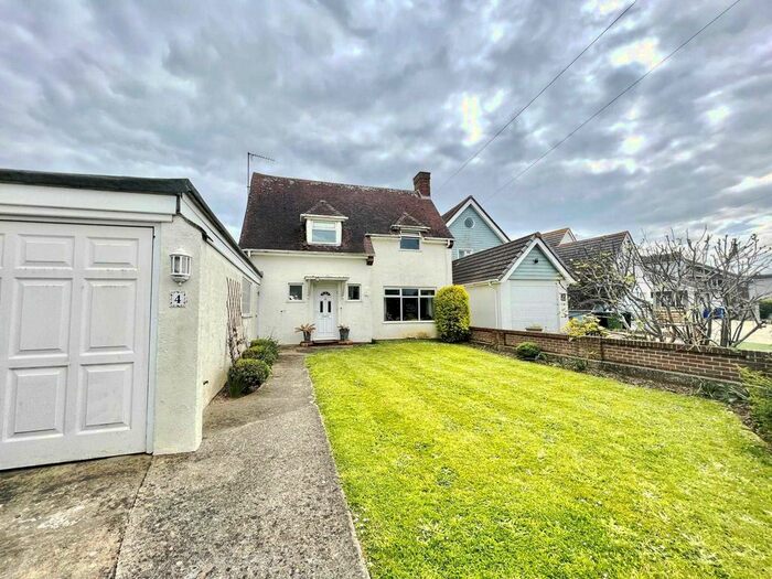 4 Bedroom Property To Rent In Manor Way, Elmer, PO22