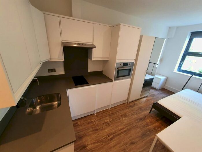 Studio To Rent In Willoughby Road, Turnpike Lane, London, N8