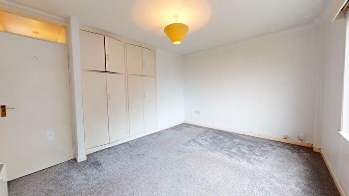 2 Bedroom Flat To Rent In Clos Treoda, Whitchurch, Cardiff, CF14