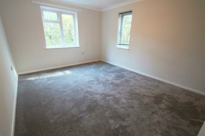 1 Bedroom Apartment To Rent In Selworthy Close, Billericay, CM11