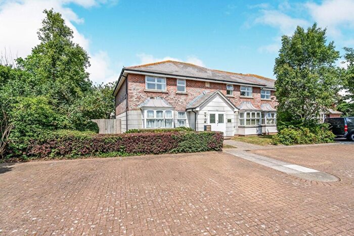 2 Bedroom Flat To Rent In Stride Close, Chichester, West Sussex, PO19