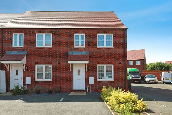 3 Bedroom End Of Terrace House For Sale In Bramble Crescent, Banbury, OX15