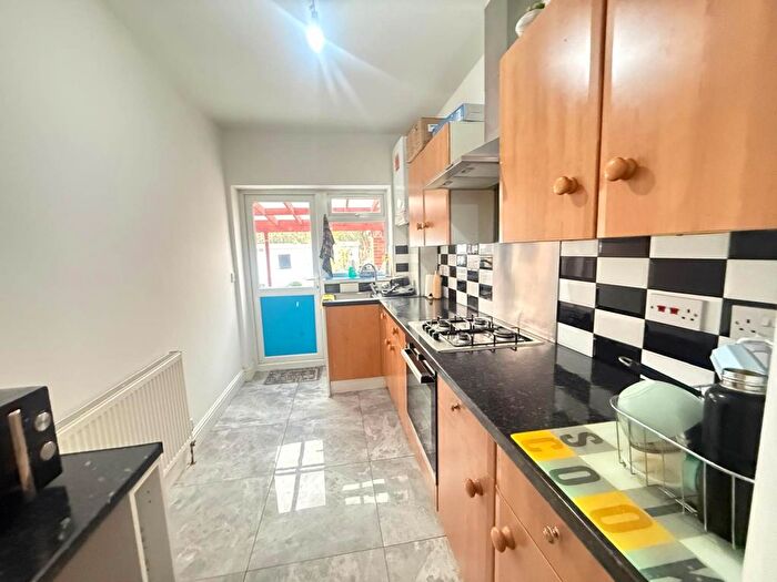 2 Bedroom Flat To Rent In Lady Margaret, Southall, UB1