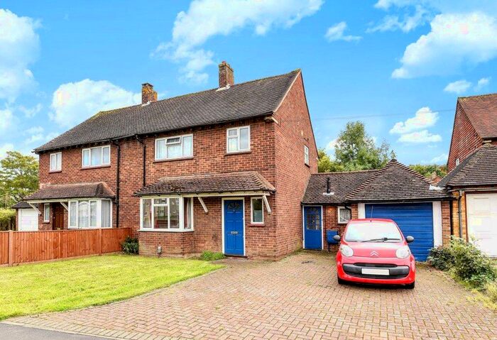 5 Bedroom Semi-Detached House To Rent In Southway, Surrey, GU2