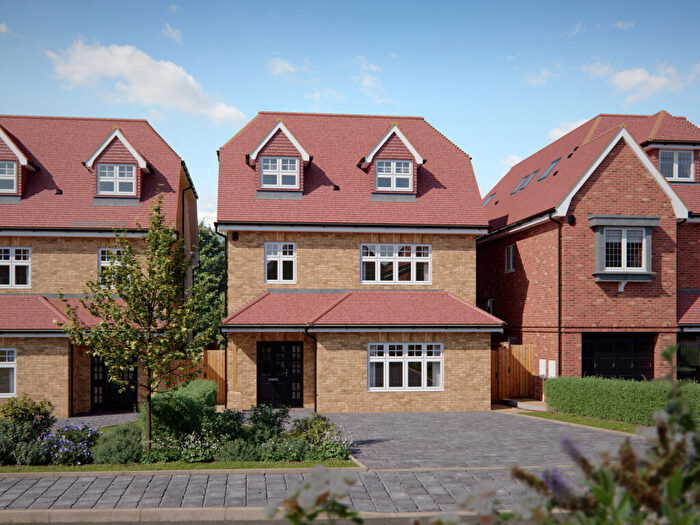 3 Bedroom Detached House For Sale In Hall Lane, Upminster, RM14