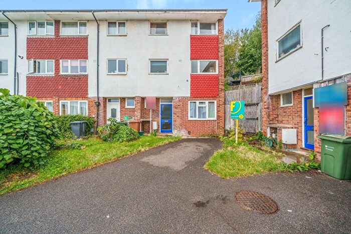 4 Bedroom End Of Terrace House To Rent In Guildford Park Avenue, Guildford, GU2