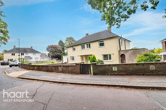 3 Bedroom Semi-Detached House For Sale In Clevely Way, Clifton, NG11