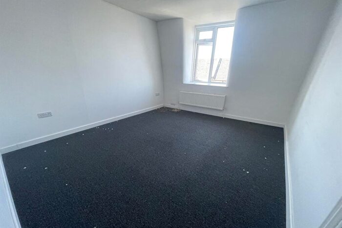 2 Bedroom Apartment To Rent In Church Hill Lodge, Church Hill, BN9