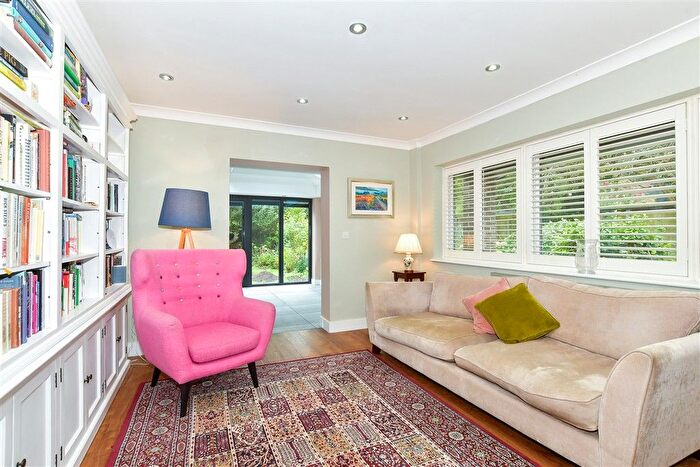 3 Bedroom Detached Bungalow For Sale In Offham Road, West Malling, Kent, ME19