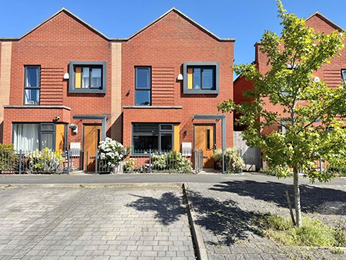 3 Bedroom Semi-Detached House For Sale In Florin Lane, Salford, M6