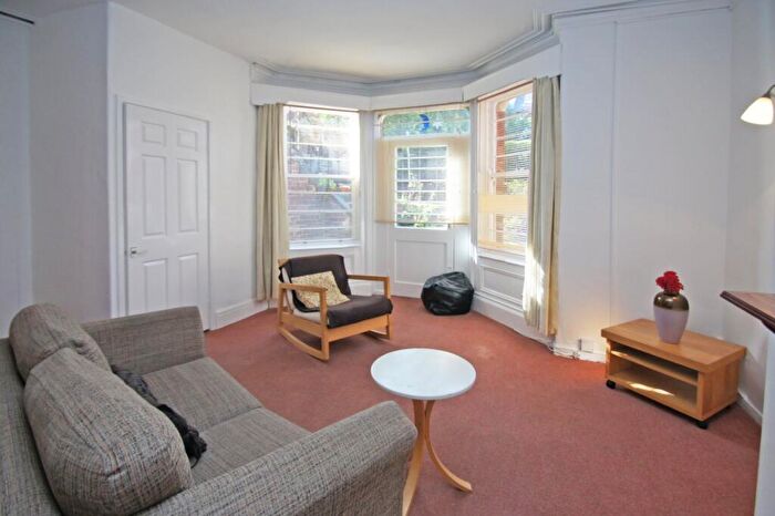 Flat To Rent In Kelso Road, Hyde Park, Leeds, LS2