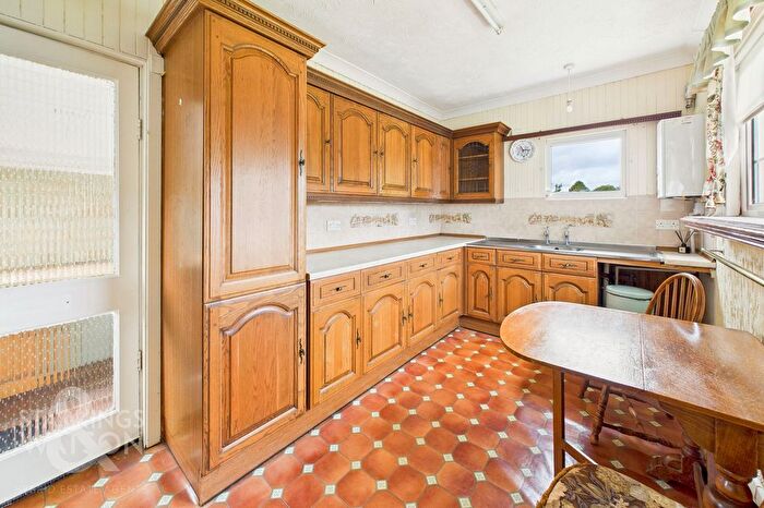 3 Bedroom Detached Bungalow For Sale In Norwich Road, Wymondham, NR18