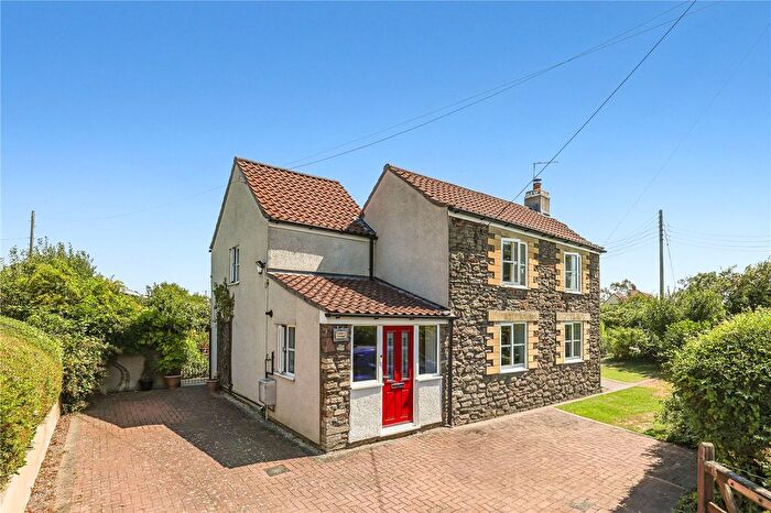 3 Bedroom Detached House For Sale In Siston Hill, Bristol, Gloucestershire, BS30