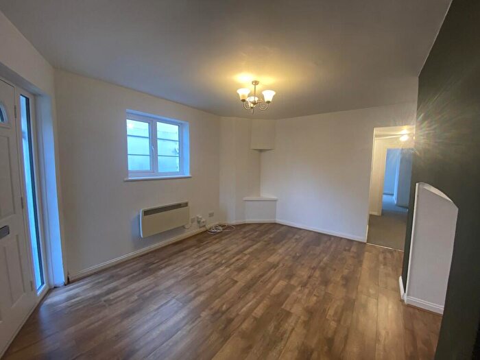 1 Bedroom Flat To Rent In High Street, Amesbury, SP4