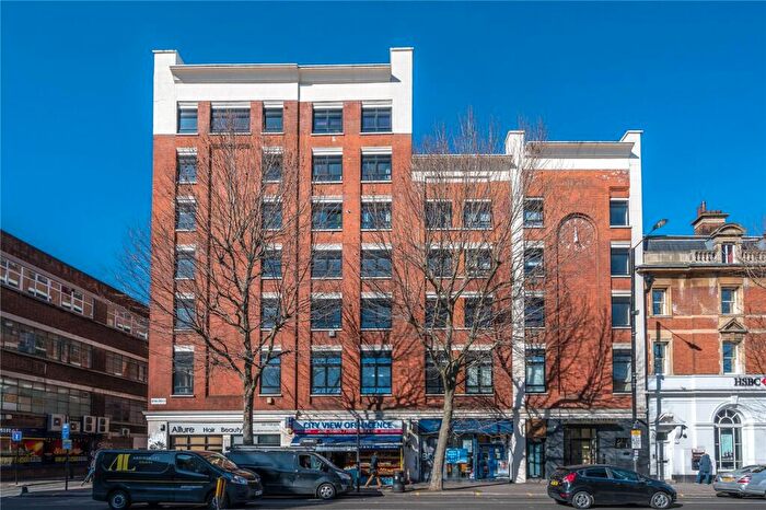 2 Bedroom Apartment To Rent In City View House, Bethnal Green Road, London, E2