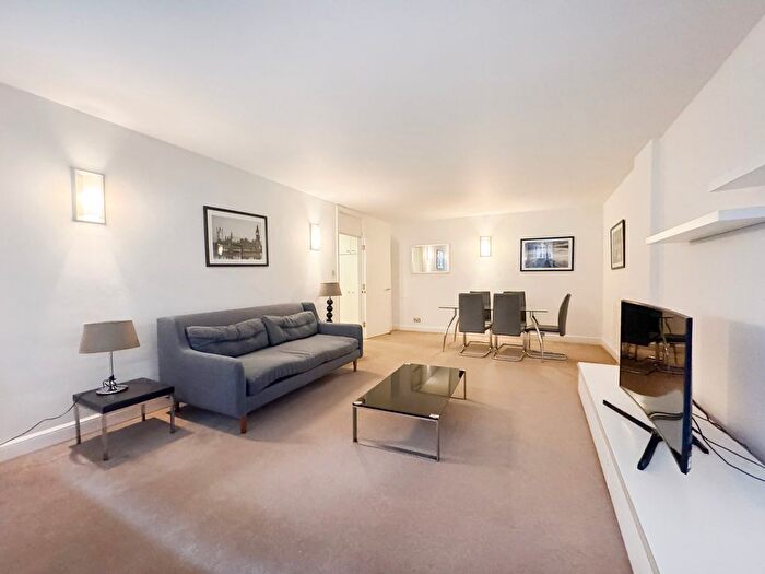 2 Bedroom Flat To Rent In Weymouth Street, London, W1W