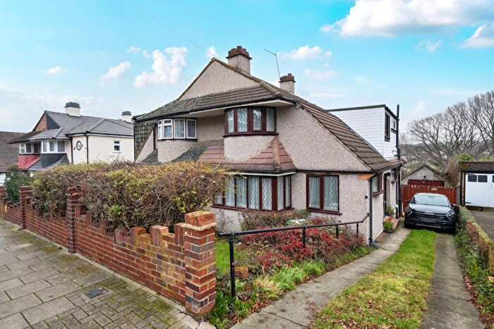 3 Bedroom Semi Detached House For Sale In Ridgeway Drive, Bromley, BR1