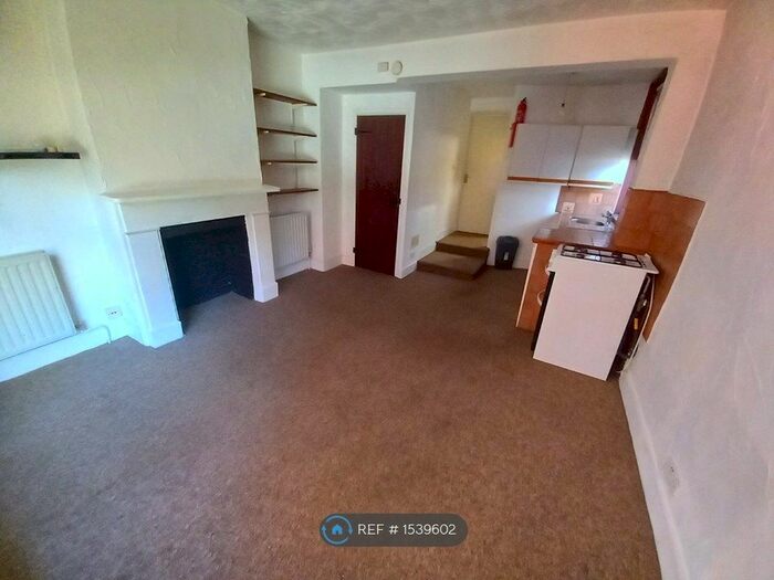 Studio To Rent In Week Street, Maidstone, ME14