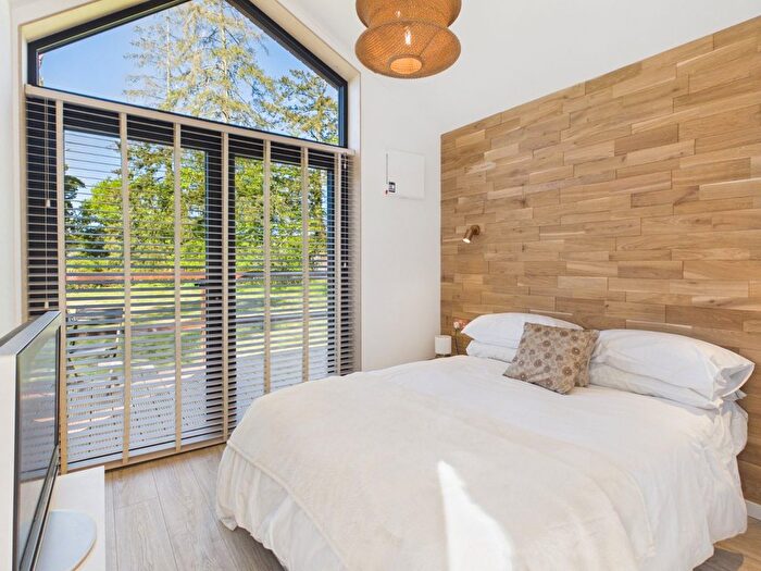 1 Bedroom Studio To Rent In Fulmer Lane, Gerrards Cross, Buckinghamshire, SL9
