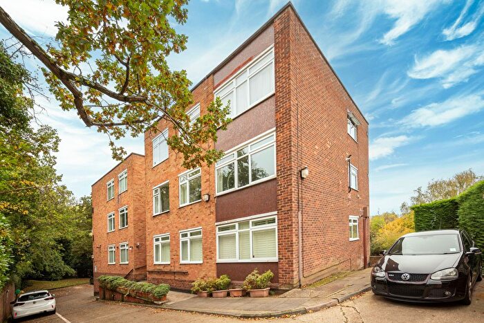 3 Bedroom Flat To Rent In Nether Street, N3