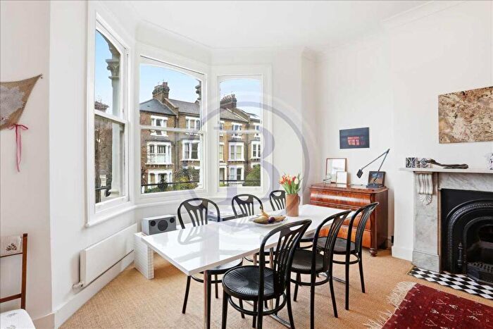3 Bedroom Flat To Rent In Lady Somerset Road, Kentish Town, London, NW5