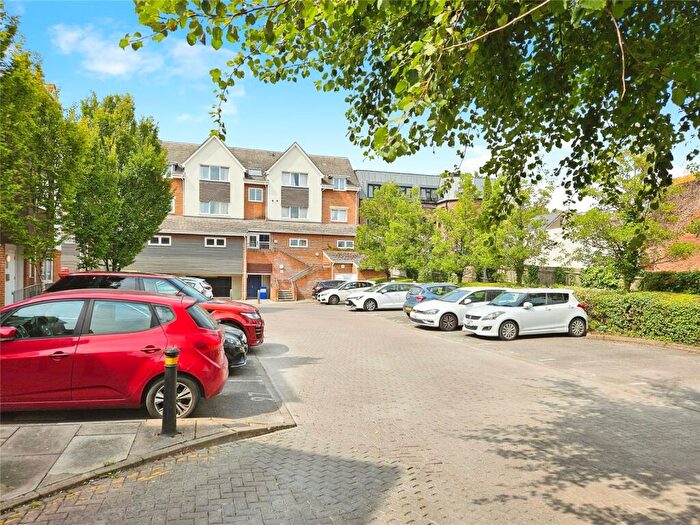 1 Bedroom Apartment For Sale In Old Dairy Close, Fleet, Hampshire, GU51