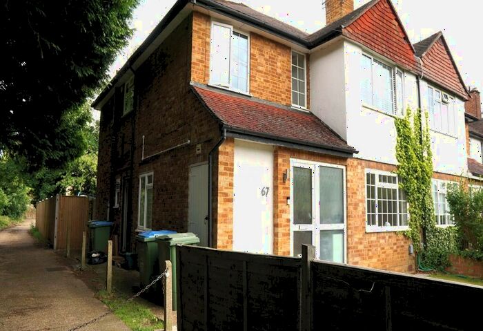 2 Bedroom Maisonette To Rent In Angel Road, Thames Dilton, Surrey, KT7