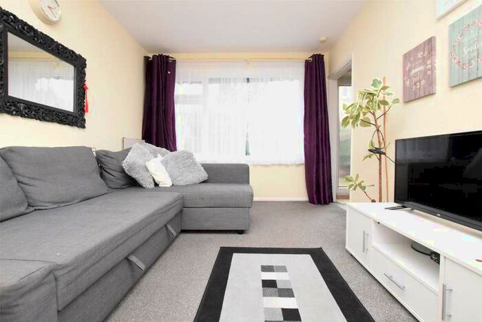 1 Bedroom Maisonette Flat To Rent In Mount Pleasant Road, Collier Row, Romford, Essex, RM5