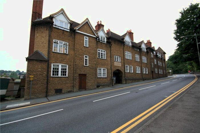 1 Bedroom Flat To Rent In Portsmouth Road, Guildford, GU2