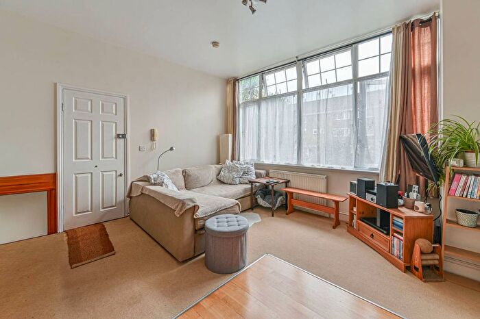 1 Bedroom Flat To Rent In Tankerville Road, Streatham Common, London, SW16