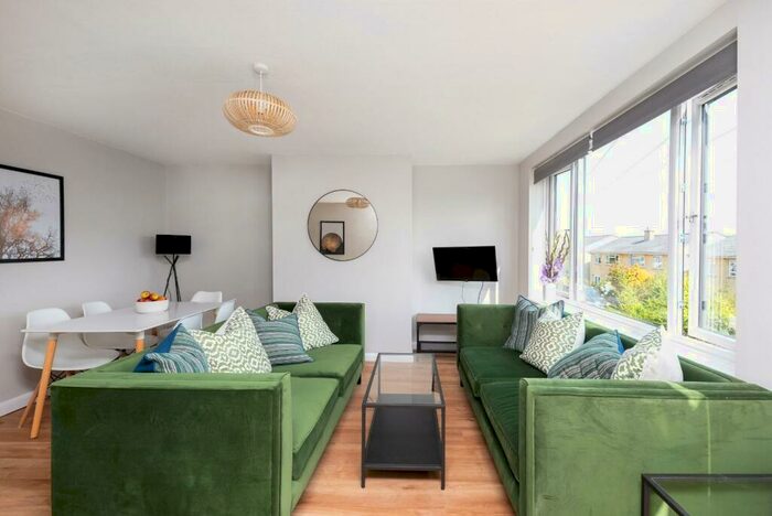 5 Bedroom Terraced House To Rent In Marshfield Way, Bath, BA1