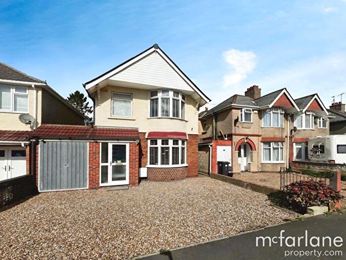 3 Bedroom Detached House For Sale In Walcot Road, Swindon, SN3