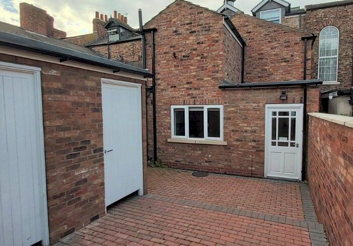 1 Bedroom Flat To Rent In Clarence Street, York, YO31