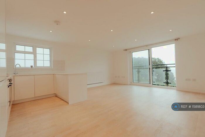 2 Bedroom Flat To Rent In Albion Villas, Folkestone, CT20