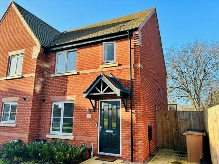 3 Bedroom Semi-Detached House To Rent In Appleby Close, Littleover, DE23
